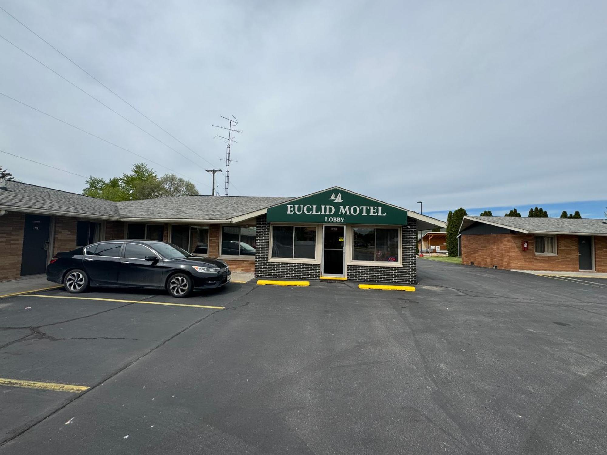 Euclid Motel Bay City Bagian luar foto