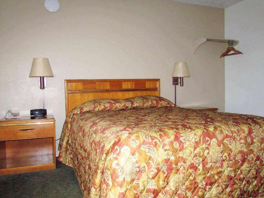 Euclid Motel Bay City Bagian luar foto